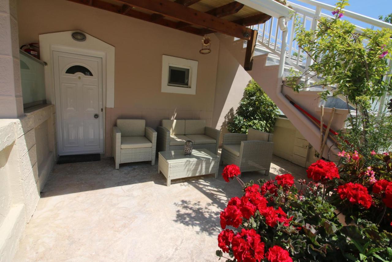Santa Barbara Lakis Apartments Perivólion Esterno foto