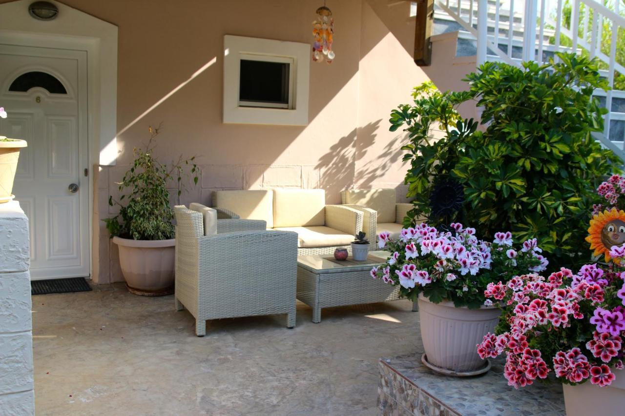 Santa Barbara Lakis Apartments Perivólion Esterno foto